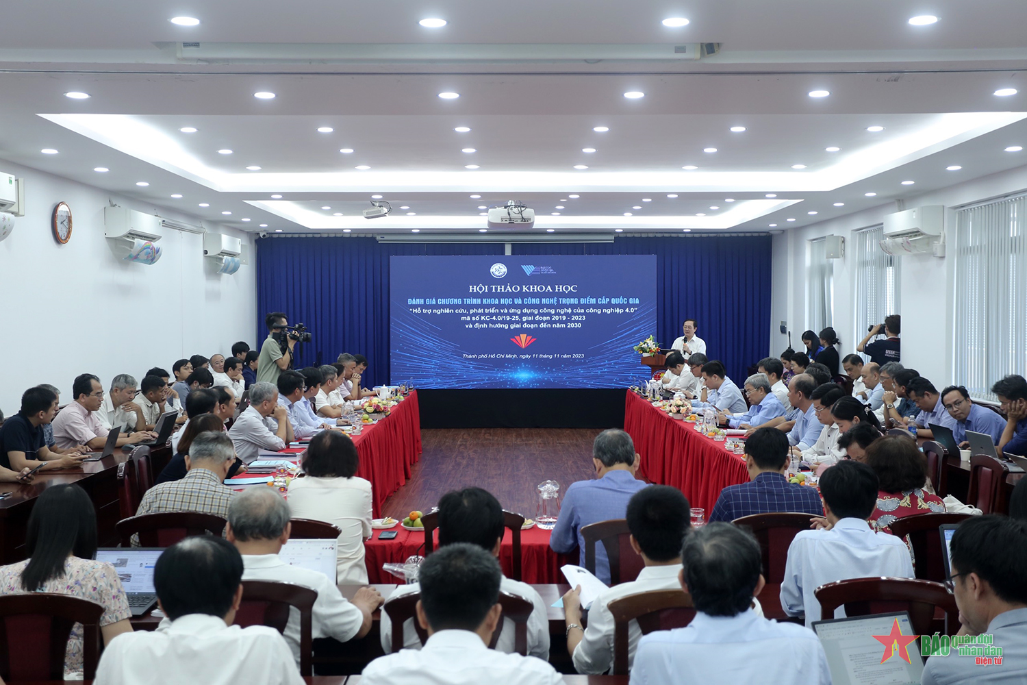 Sớm nghiên cứu bộ quy tắc về đạo đức, trách nhiệm trong phát triển, ứng dụng công nghệ 4.0